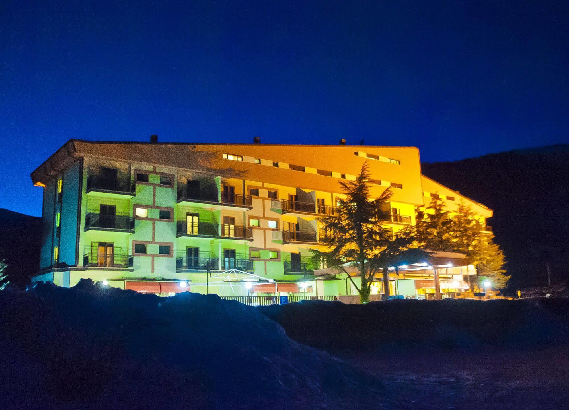 Magnola Palace Hotel Ovindoli Exterior photo